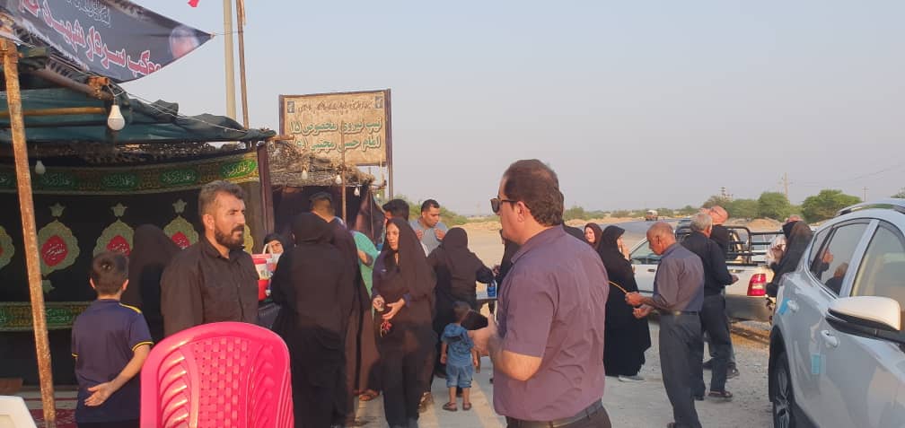 پذیرایی روزانه زائرین اربعین از ابتدای چهار نقطه ورودی به خوزستان تا پایانه های چذابه و شلمچه توسط مواکب+عکس