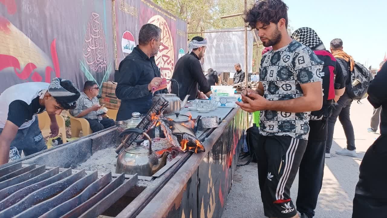 خدمات رسانی مواکب خوزستانی مستقر در عراق به زائران اربعین به روایت فیلم و عکس