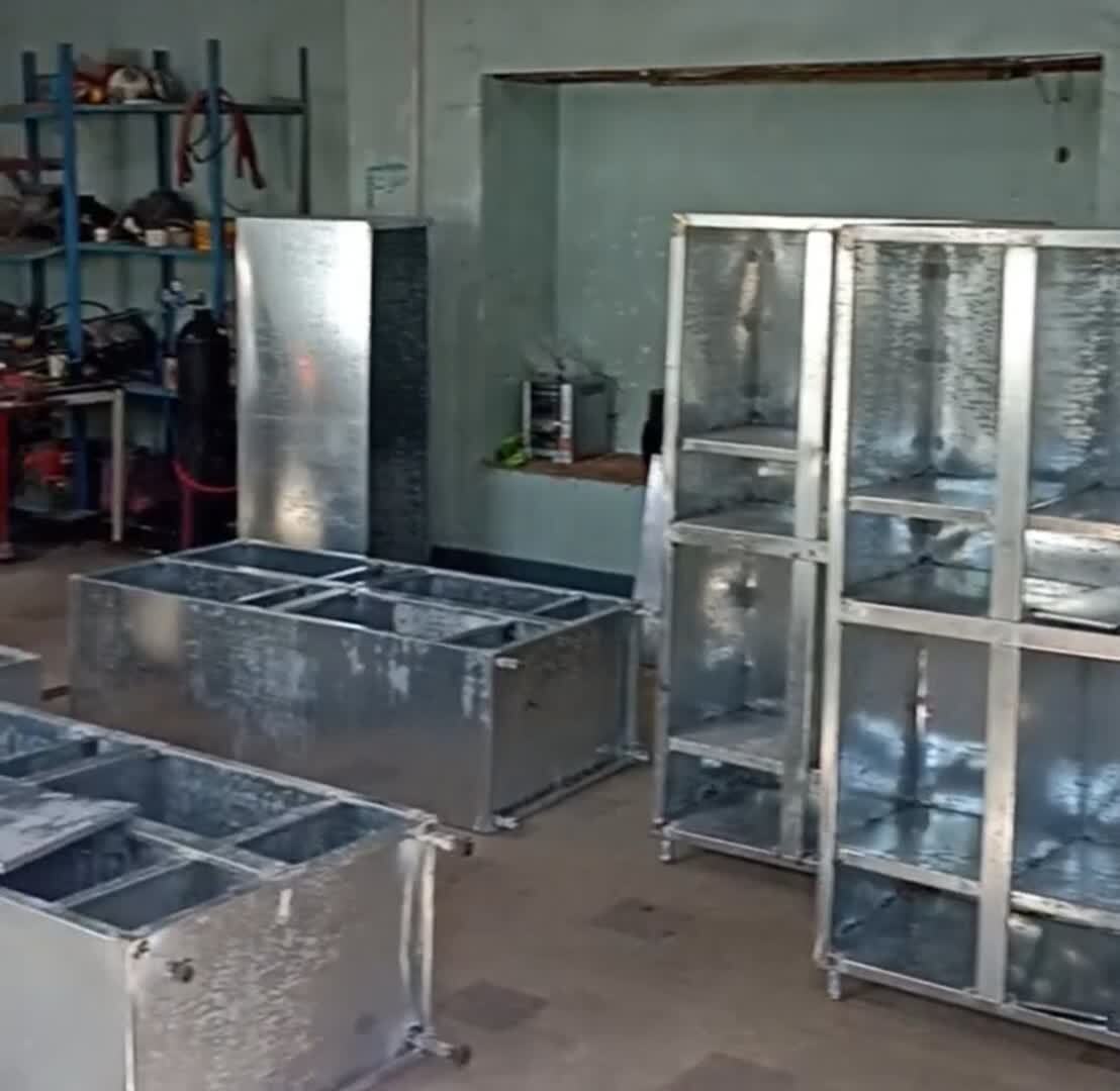 آغاز به کار کارگاه ساخت کمد امانات و جای کفشی حرم امامین عسکریین(ع) در خوزستان