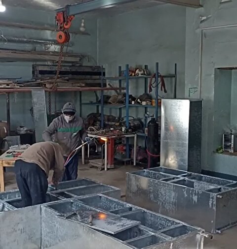 آغاز به کار کارگاه ساخت کمد امانات و جای کفشی حرم امامین عسکریین(ع) در خوزستان+فیلم وعکس