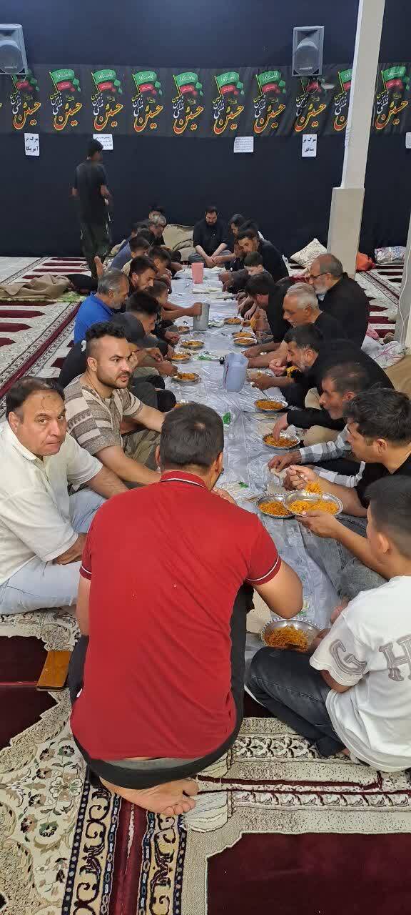 فعالیت مواکب مردمی اربعین حسینی بین راهی اندیمشک به روایت فیلم و عکس