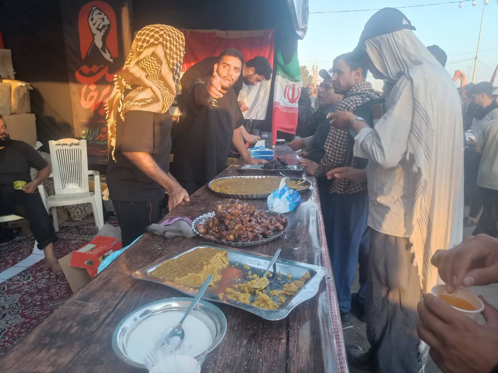 عشق و شور خدمت رسانی در مواکب اربعین حسینی خوزستانی مستقر در عراق به روایت فیلم و عکس