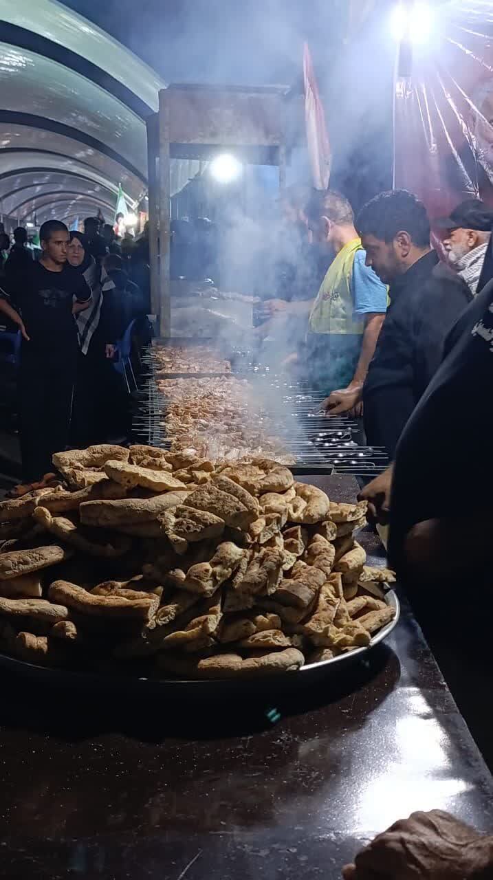 عشق و شور خدمت رسانی در مواکب اربعین حسینی خوزستانی مستقر در عراق به روایت فیلم و عکس