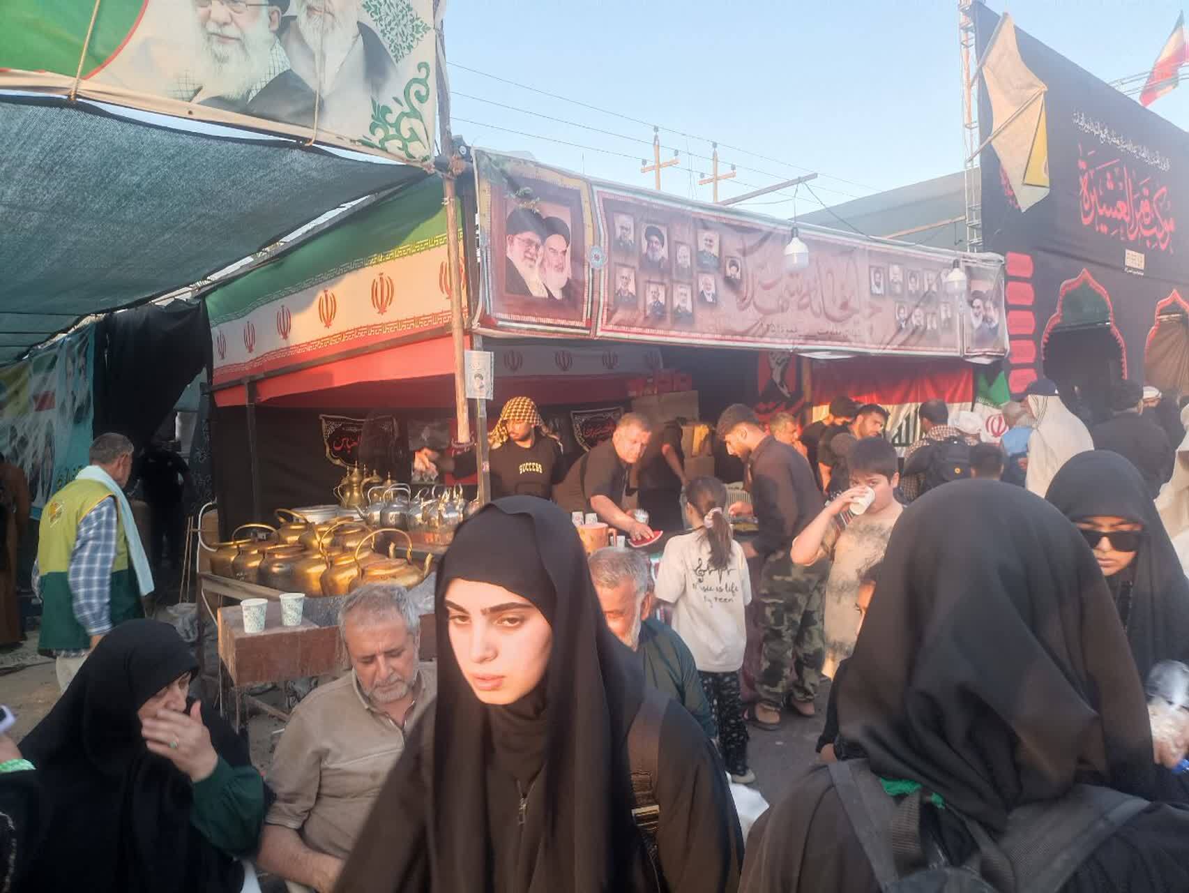 عشق و شور خدمت رسانی در مواکب اربعین حسینی خوزستانی مستقر در عراق به روایت فیلم و عکس